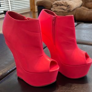 Neon Pink Heel-less Heel